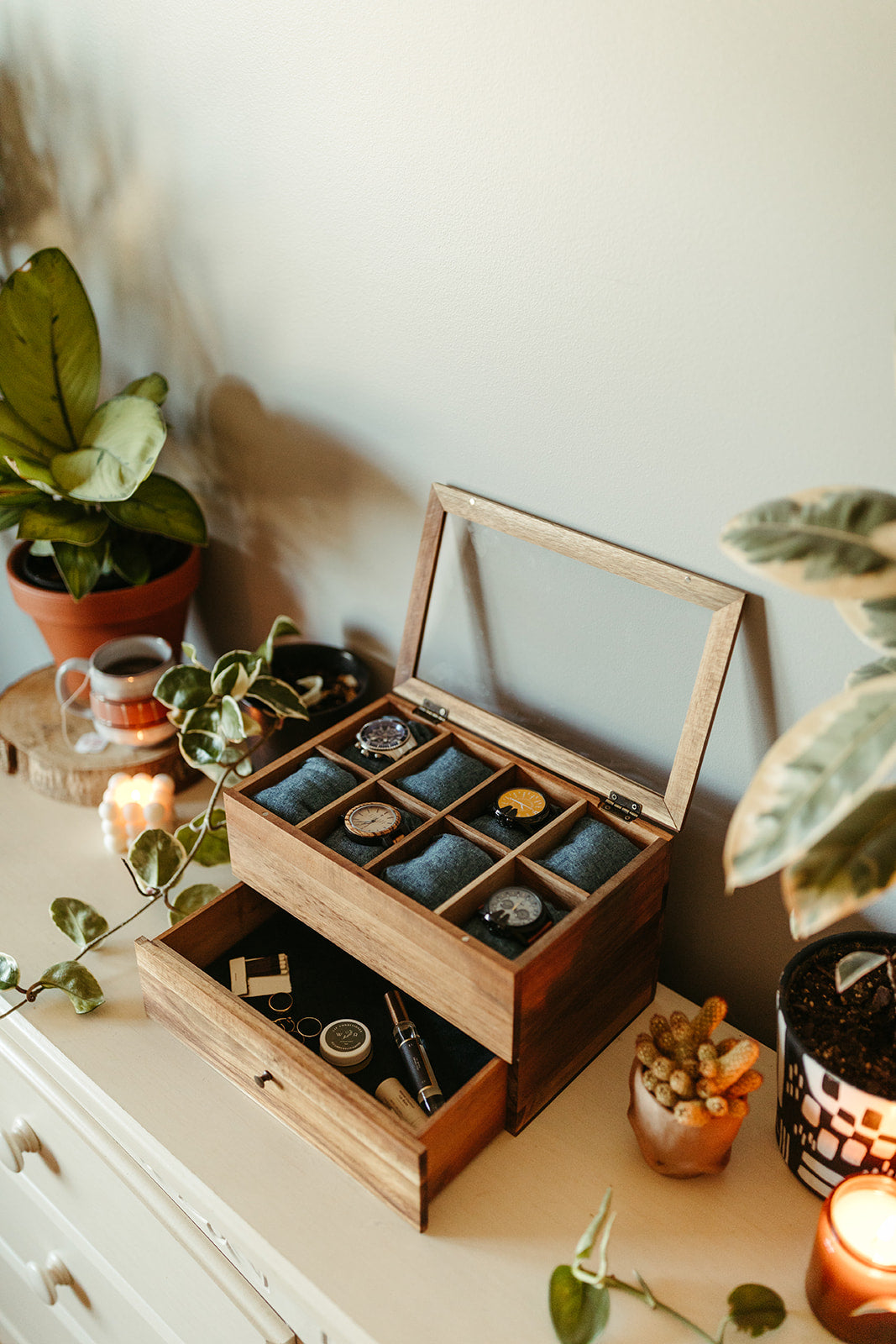 Watch box shop with drawer